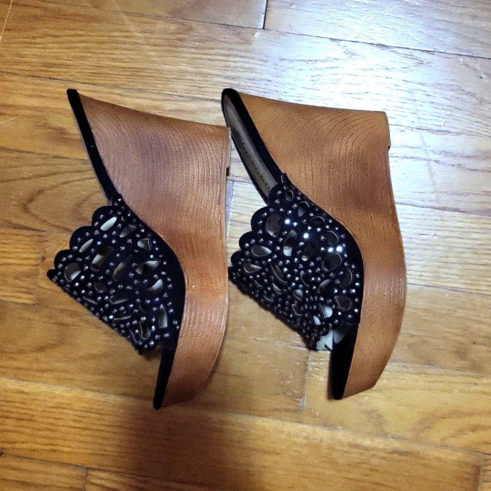 Zigi Soho Black Studded Slide Sandals - Picture 4 of 13